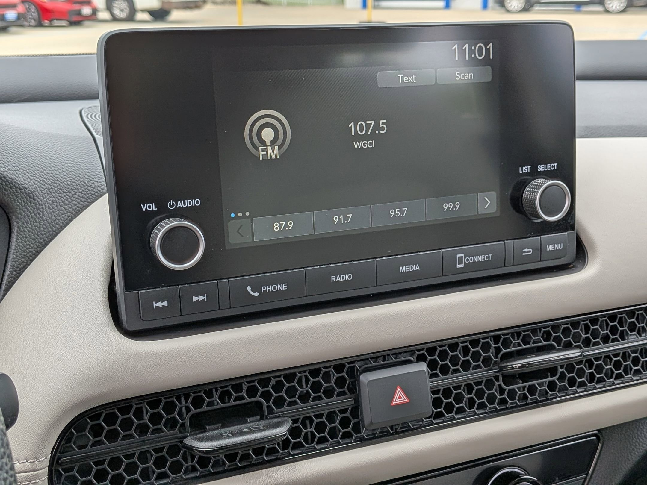 Certified 2023 Honda HR-V LX image 18