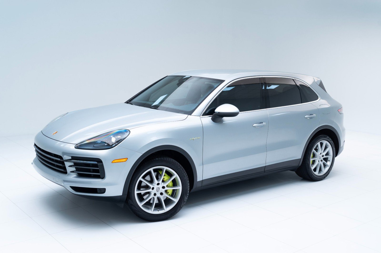 Certified 2022 Porsche Cayenne E-Hybrid image 1