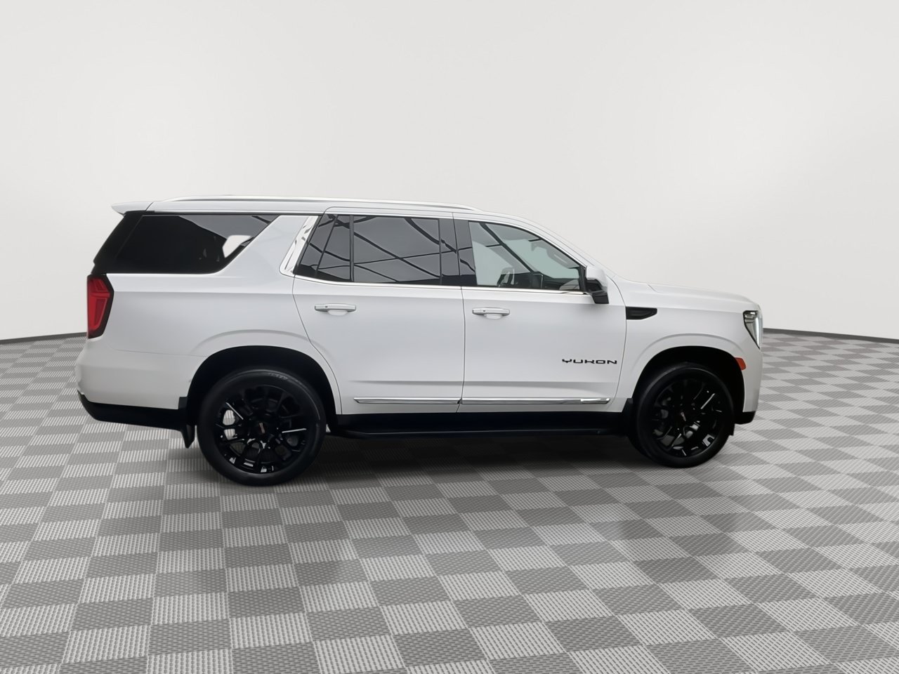 Certified 2024 GMC Yukon SLT w/ SLT Premium Package AWD/4WD image 45
