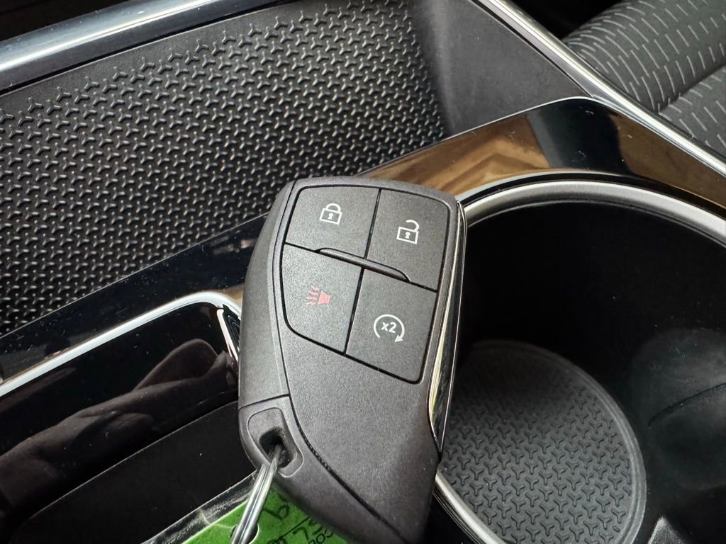 Used 2025 Chevrolet Equinox LT w/ Midnight Edition image 24