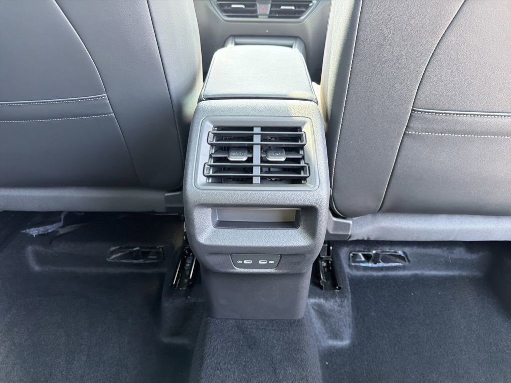 New 2026 Volkswagen Tiguan SE R-Line FWD image 21