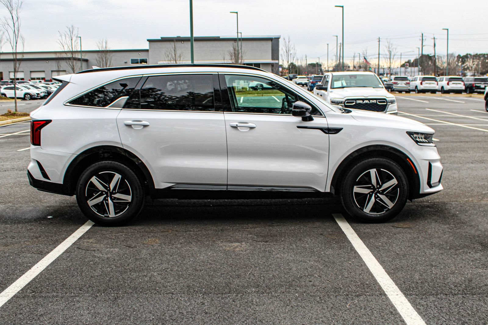Used 2023 Kia Sorento EX FWD image 7