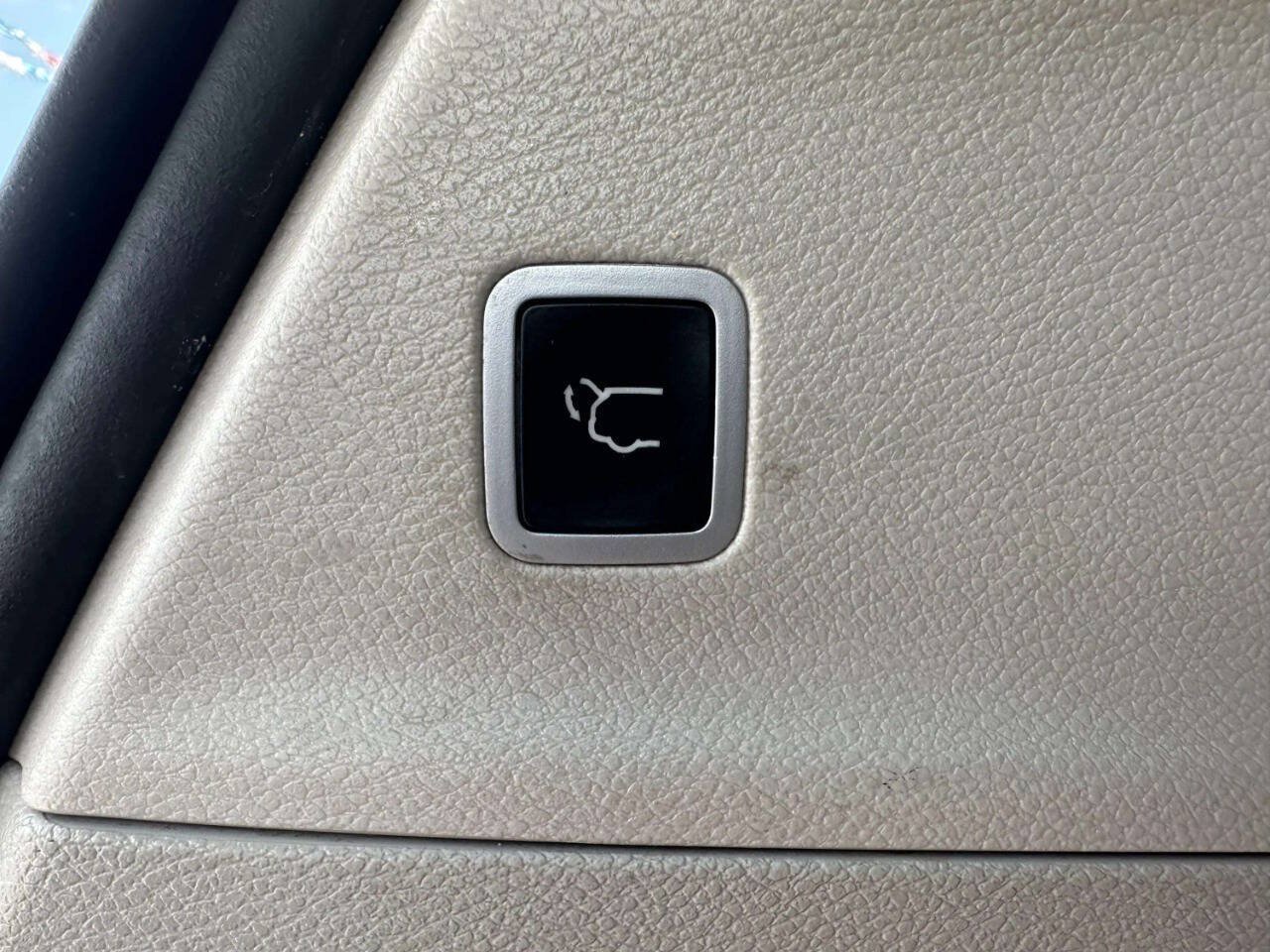 Used 2017 Chrysler Pacifica Touring-L FWD image 18