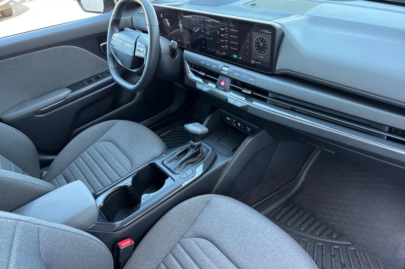 Used 2025 Kia K4 EX image 17