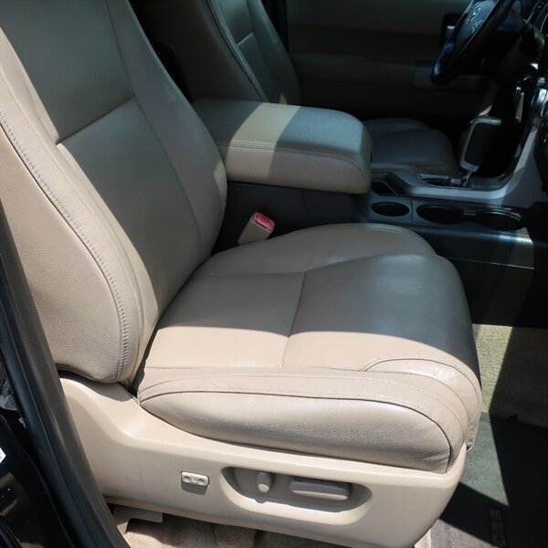 Used 2008 Toyota Sequoia Limited RWD image 24