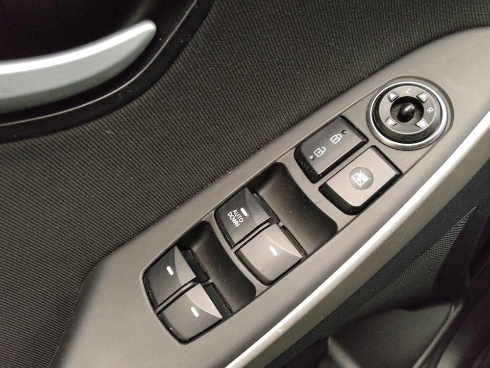 Used 2016 Hyundai Elantra GT image 27