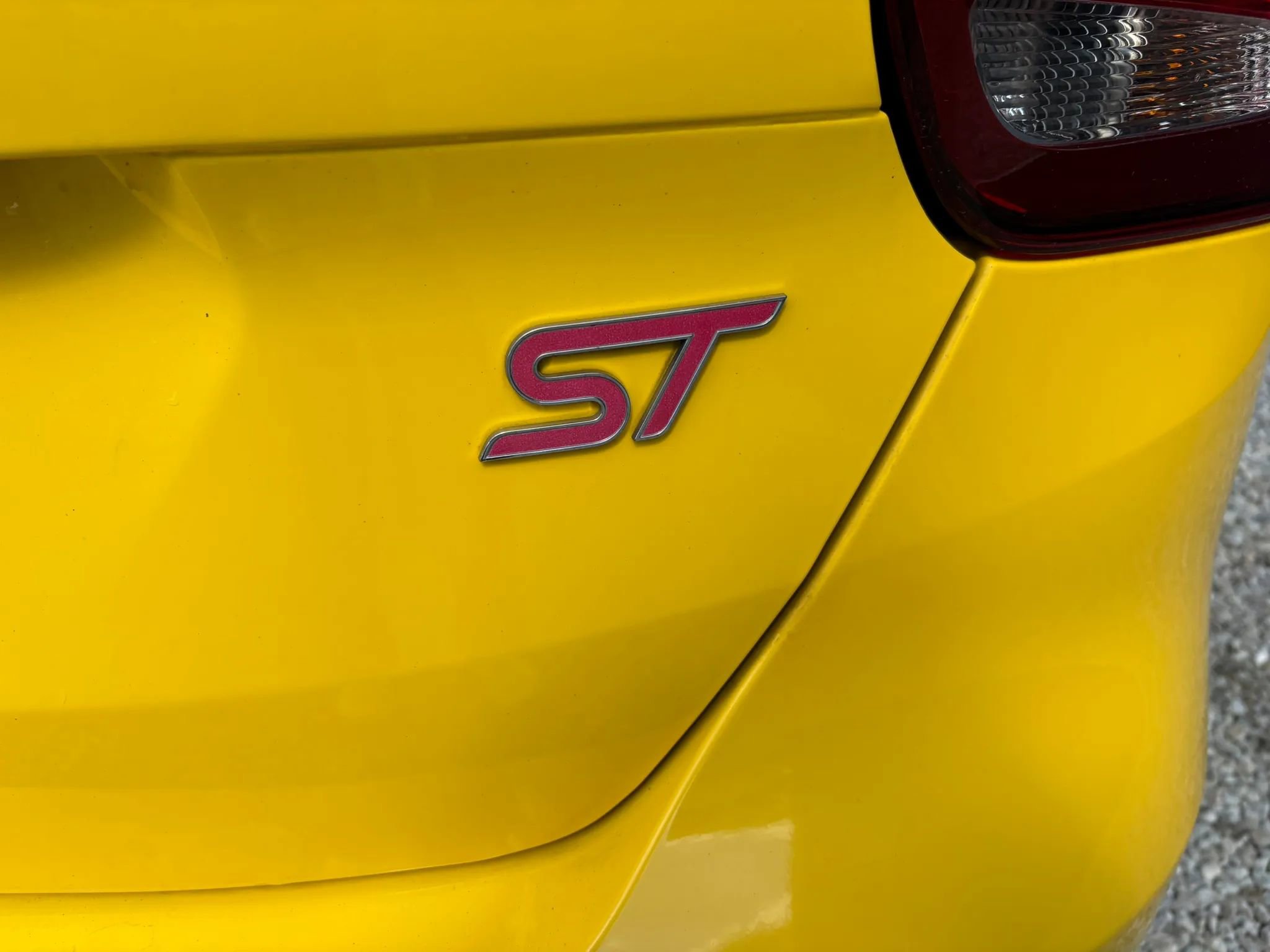 Used 2017 Ford Focus ST FWD image 16