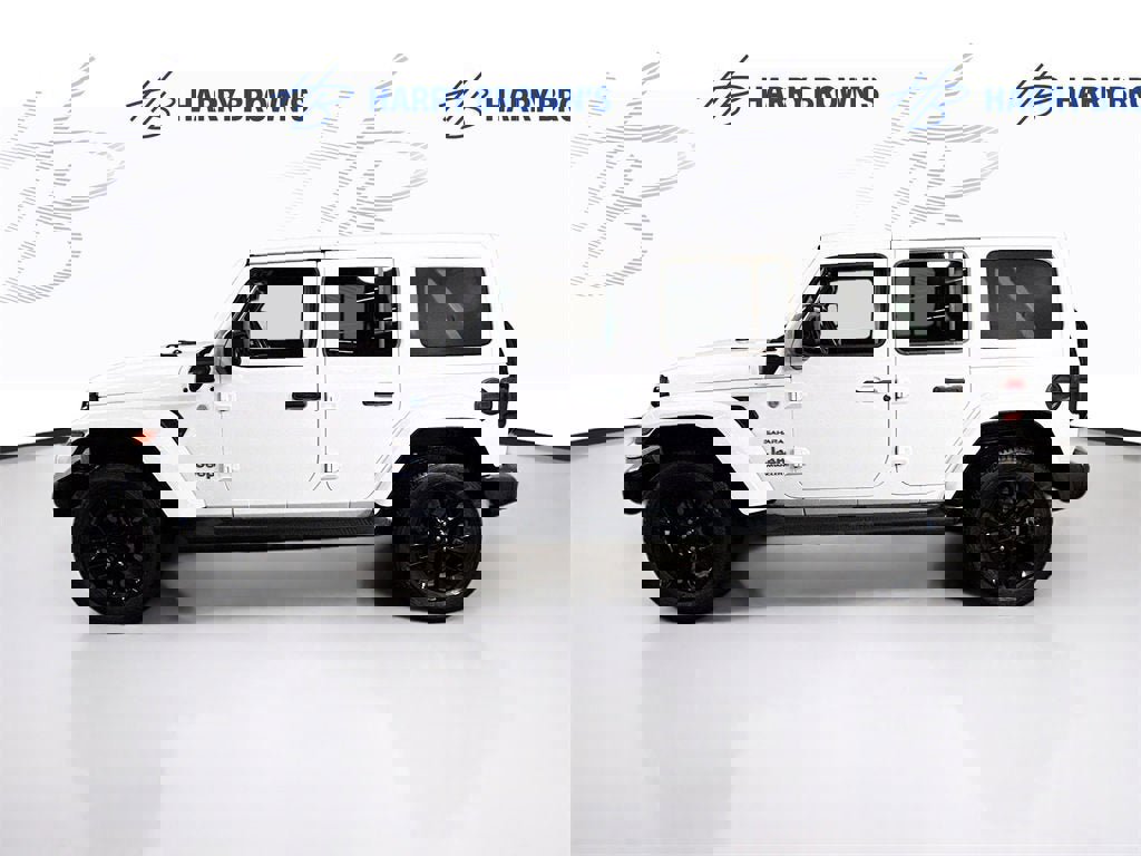Used 2023 Jeep Wrangler Unlimited Sahara w/ Cold Weather Group image 27