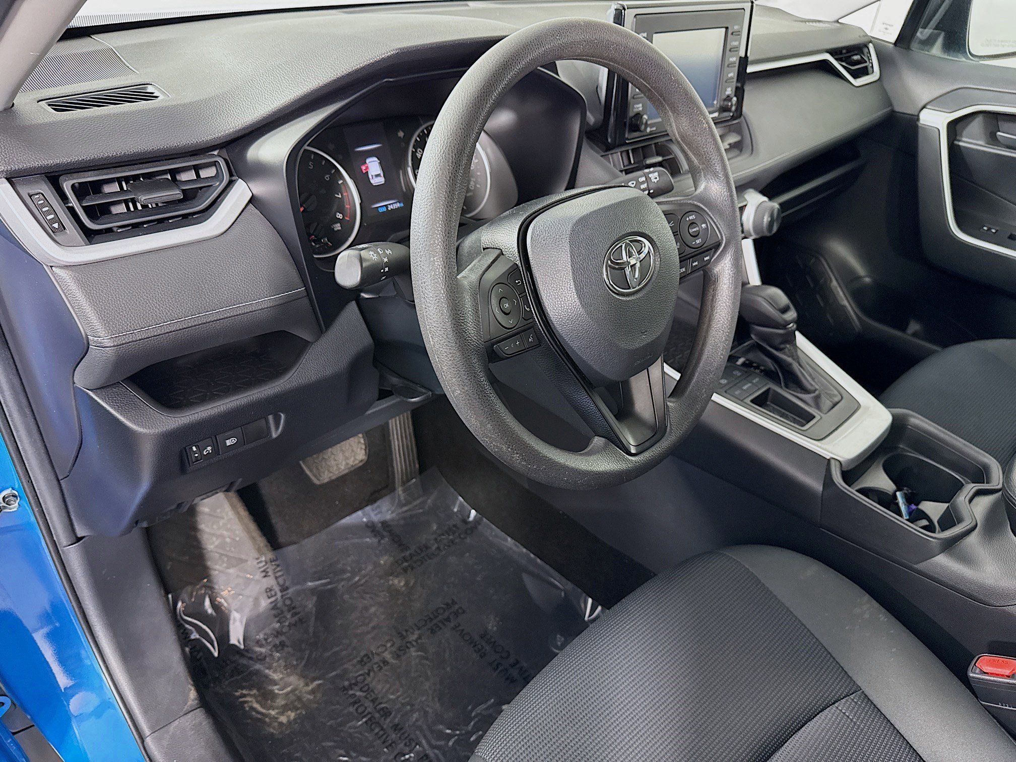 Used 2020 Toyota RAV4 LE image 22