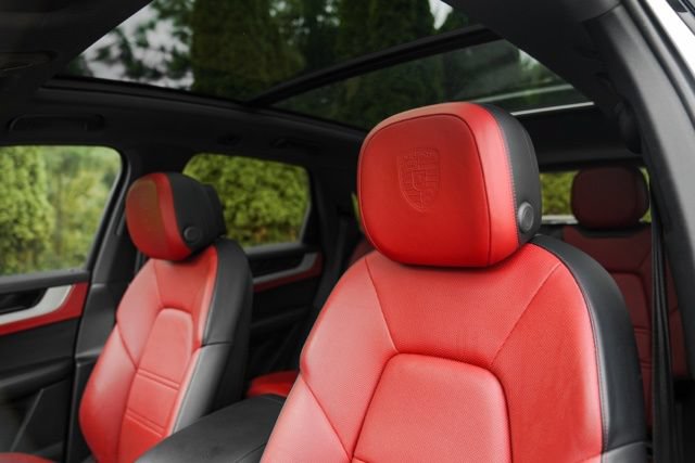 Used 2024 Porsche Cayenne AWD/4WD image 47