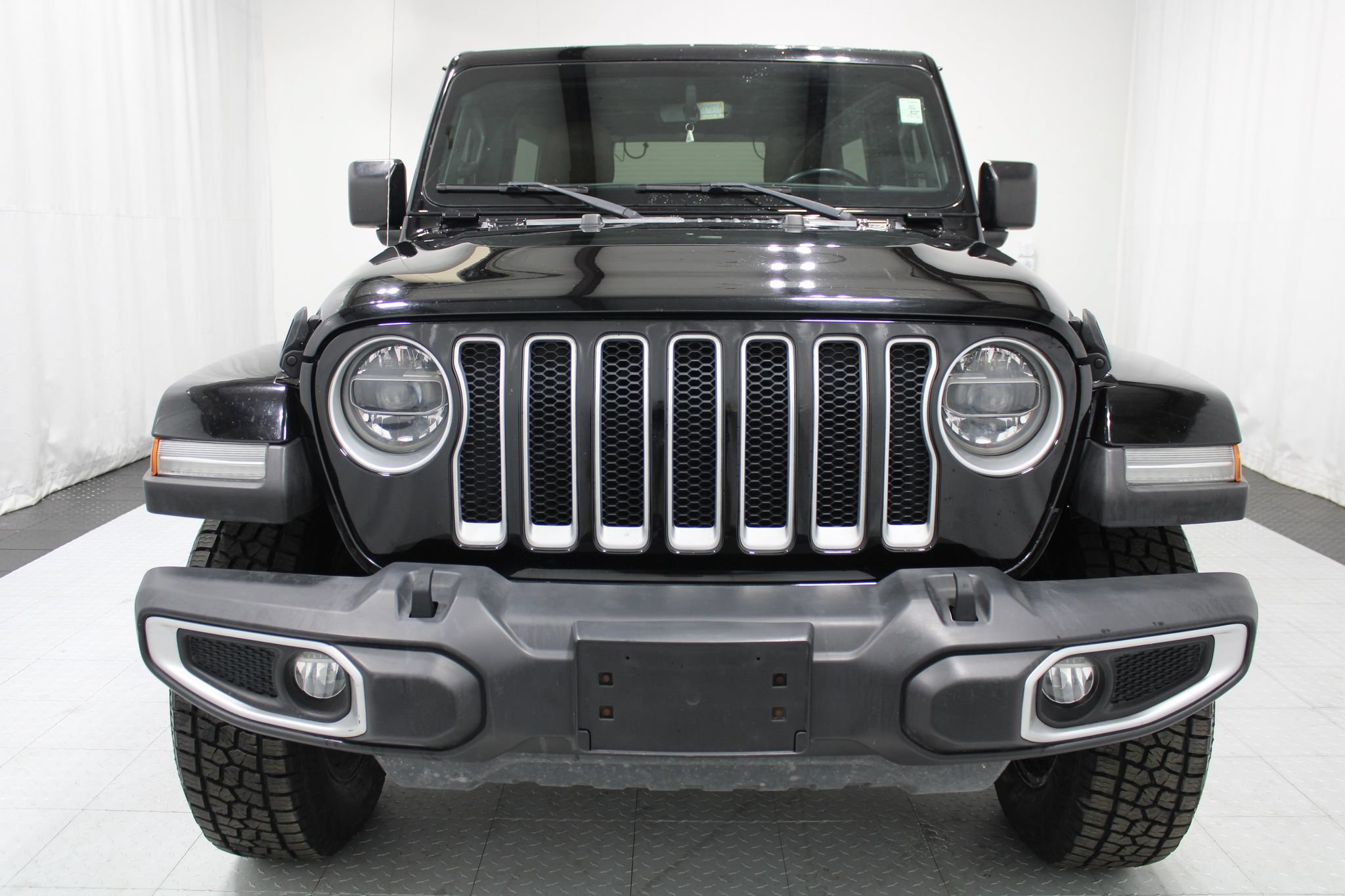 Used 2021 Jeep Wrangler Unlimited Sahara AWD/4WD image 3