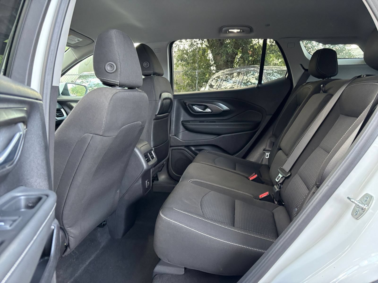 Used 2024 GMC Terrain SLE FWD image 24