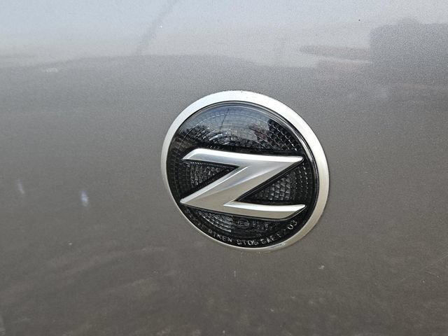 Used 2010 Nissan 370Z Touring RWD image 9