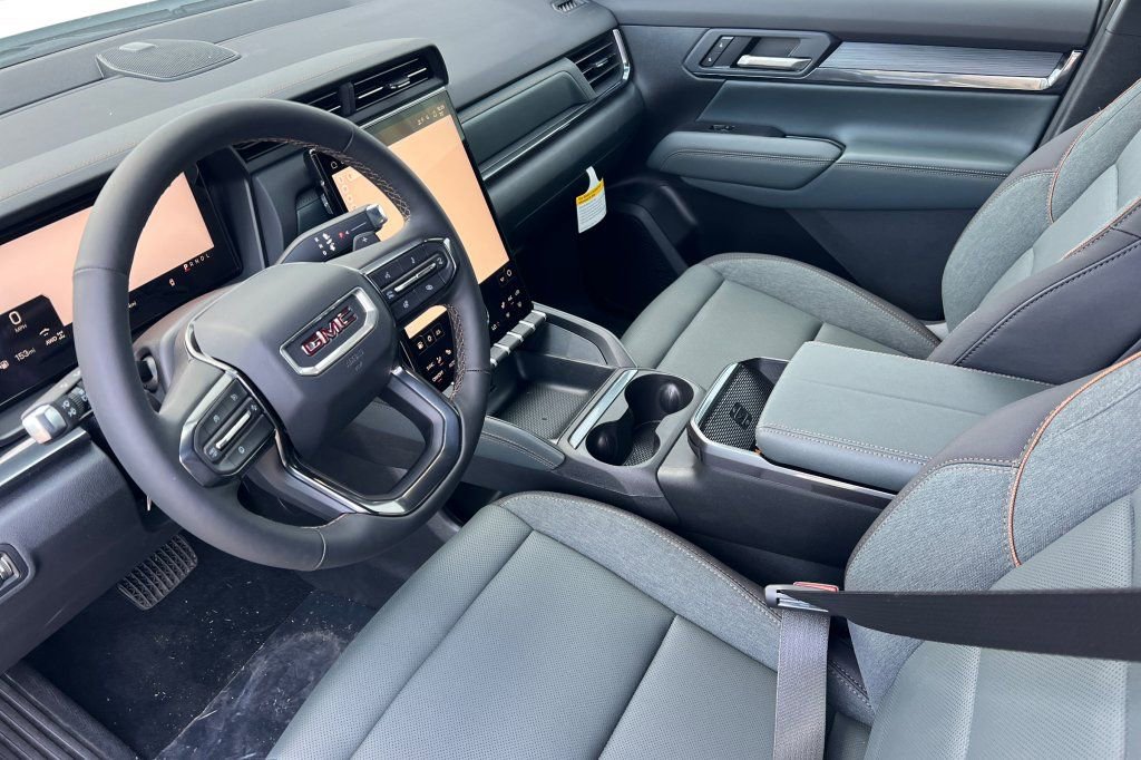 New 2026 GMC Terrain AT4 AWD/4WD image 7