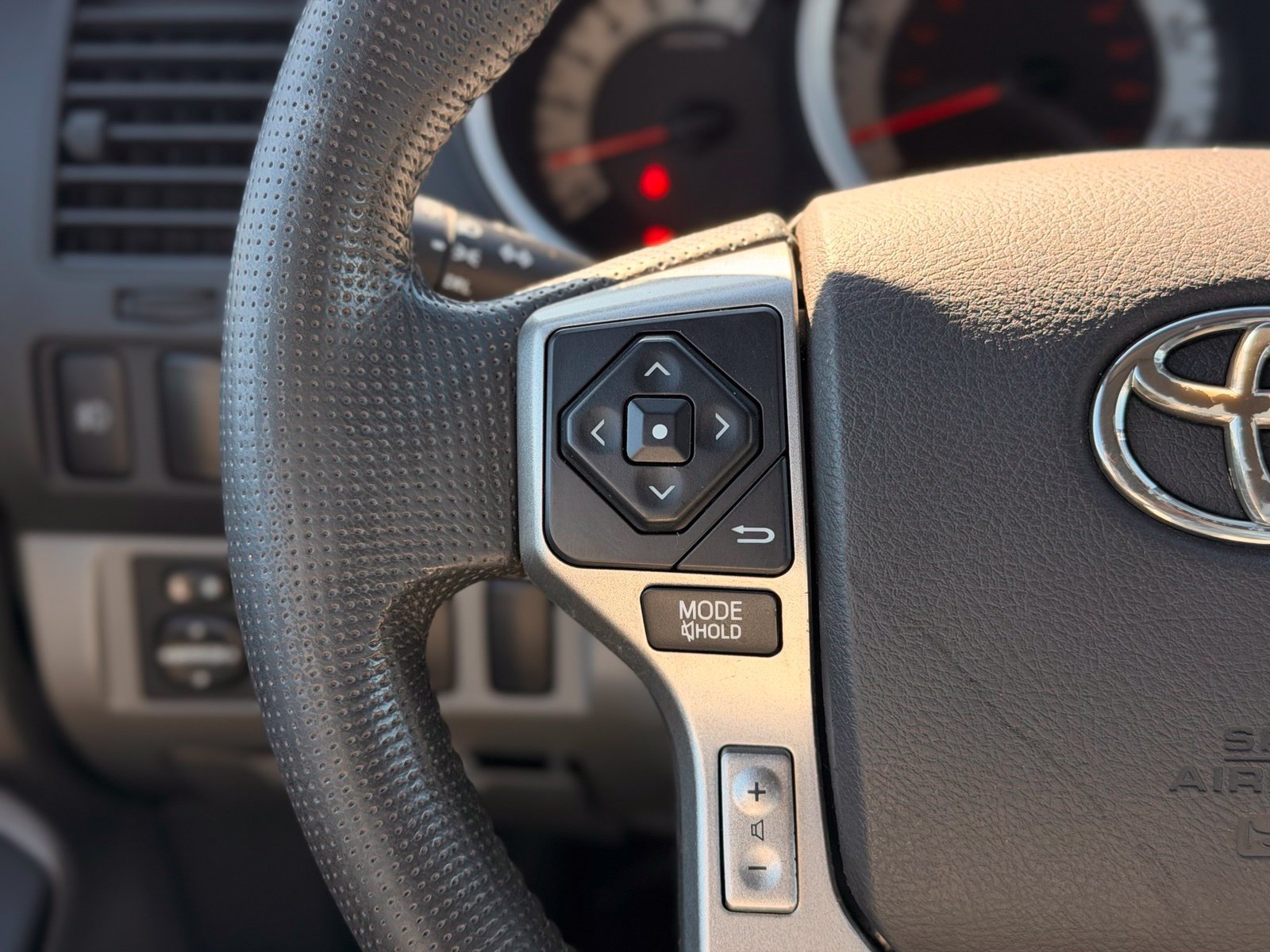 Used 2014 Toyota Tacoma PreRunner w/ TRD Sport Package RWD image 31