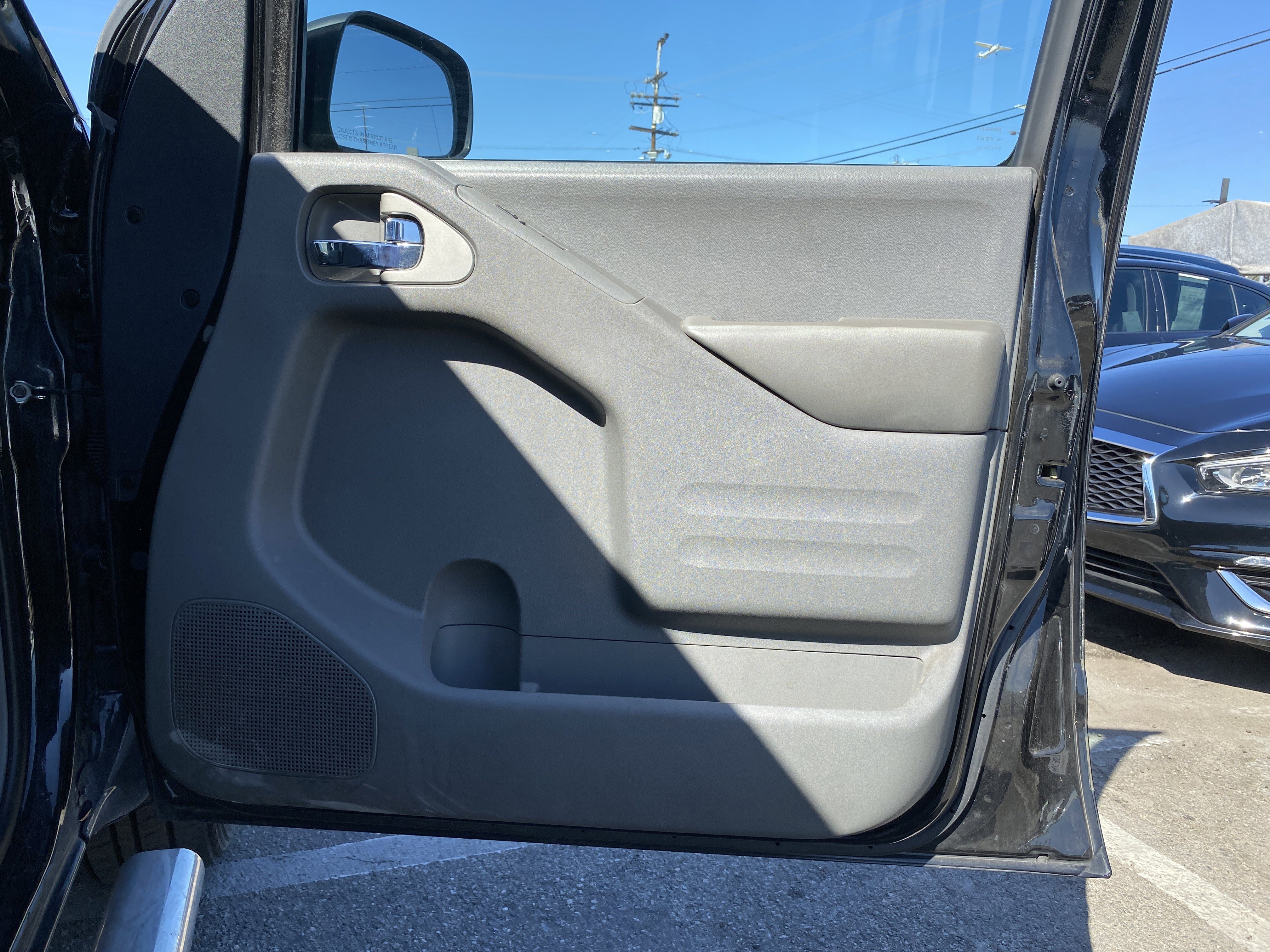Used 2018 Nissan Frontier SV image 21