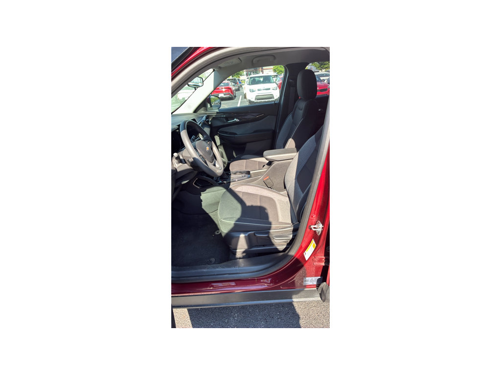 Used 2025 Chevrolet TrailBlazer LT FWD image 11
