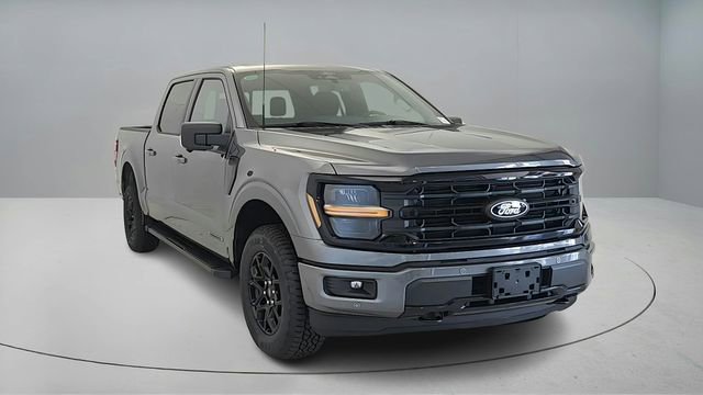 New 2025 Ford F150 XLT w/ Equipment Group 302A MID