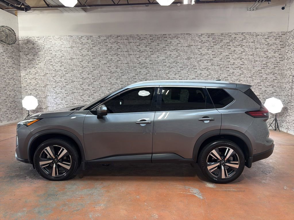 Used 2024 Nissan Rogue SL w/ SL Premium Package FWD image 4