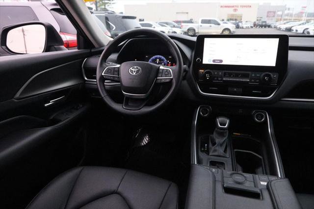 Certified 2025 Toyota Grand Highlander AWD image 23