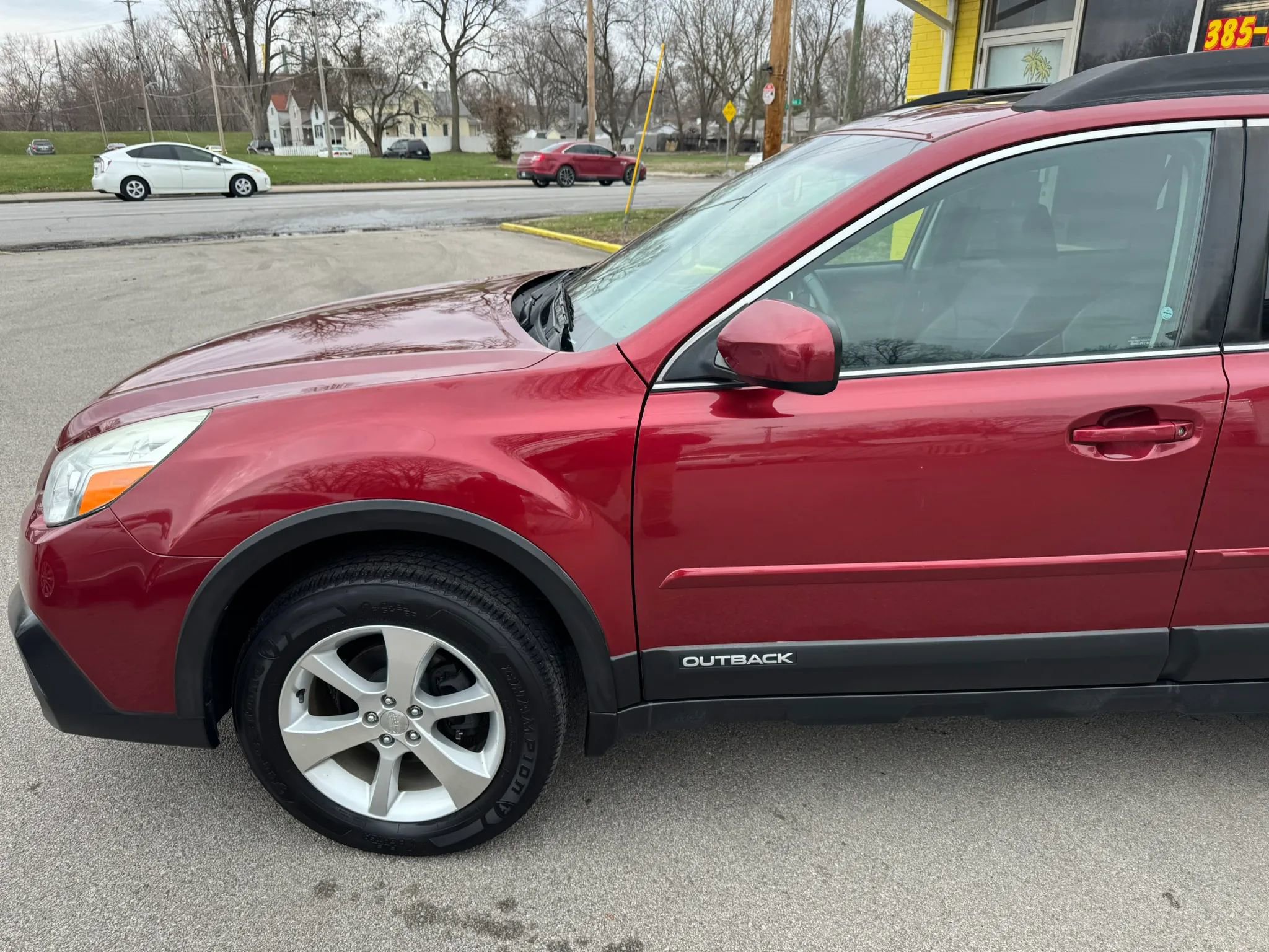 Used 2014 Subaru Outback 2.5i Limited w/ Moonroof Package AWD/4WD image 4