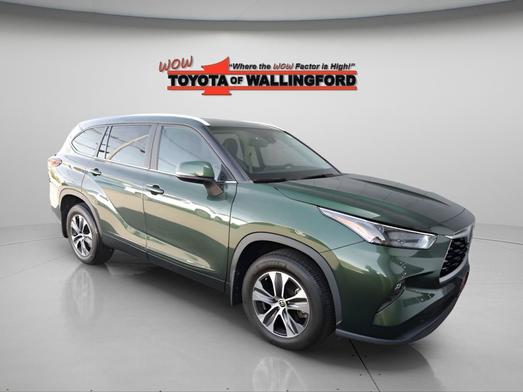 Used 2023 Toyota Highlander XLE AWD/4WD image 14