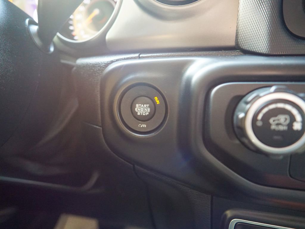 Used 2020 Jeep Wrangler Sport AWD/4WD image 17