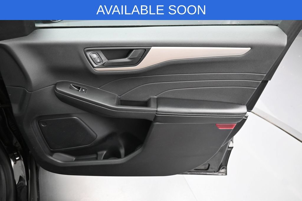 Used 2022 Ford Escape SE w/ SE Sport Appearance Package AWD/4WD image 33