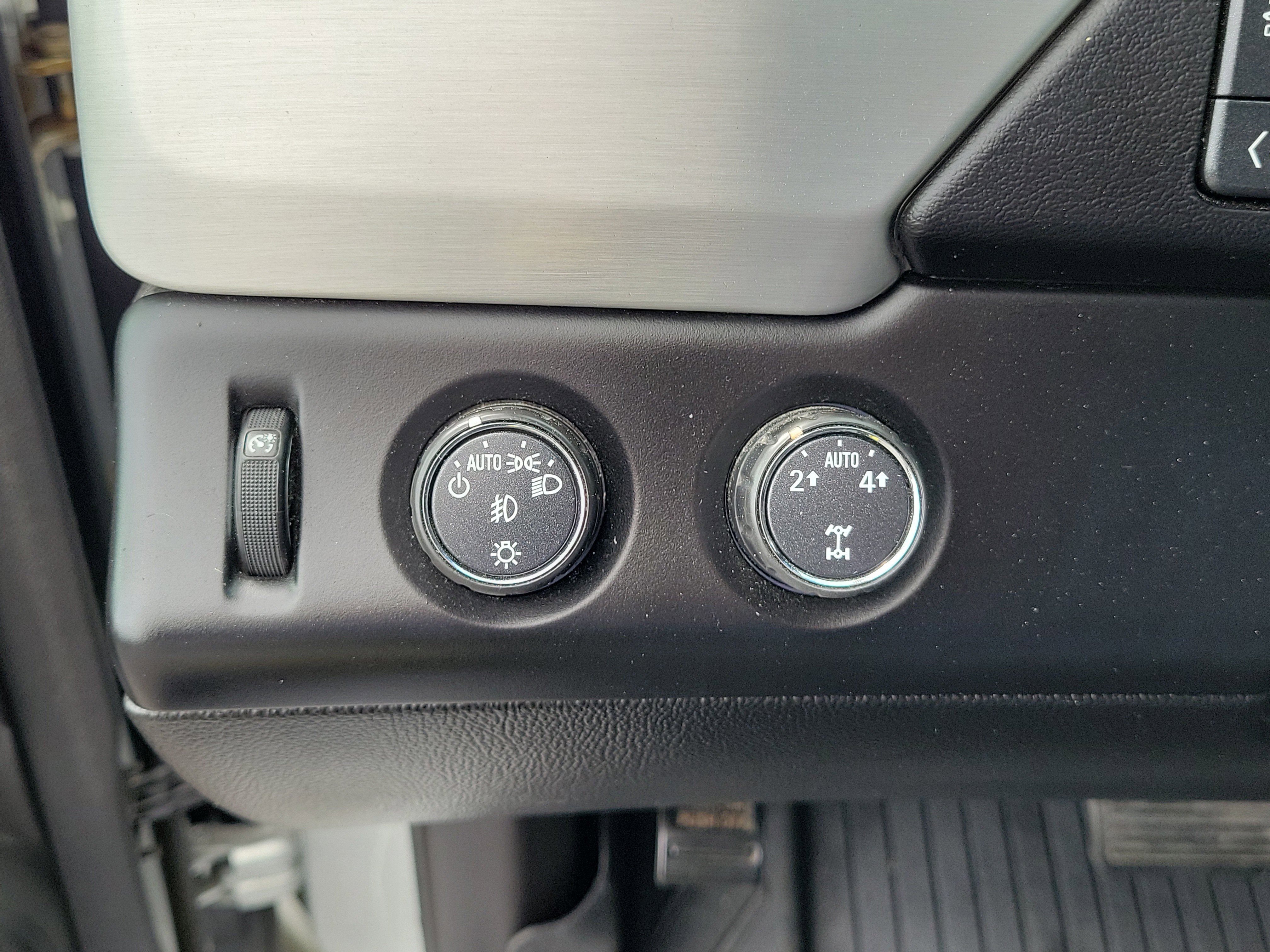 Used 2015 GMC Yukon SLT image 22