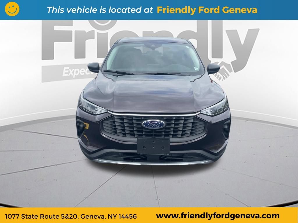 Used 2023 Ford Escape Active AWD/4WD image 2