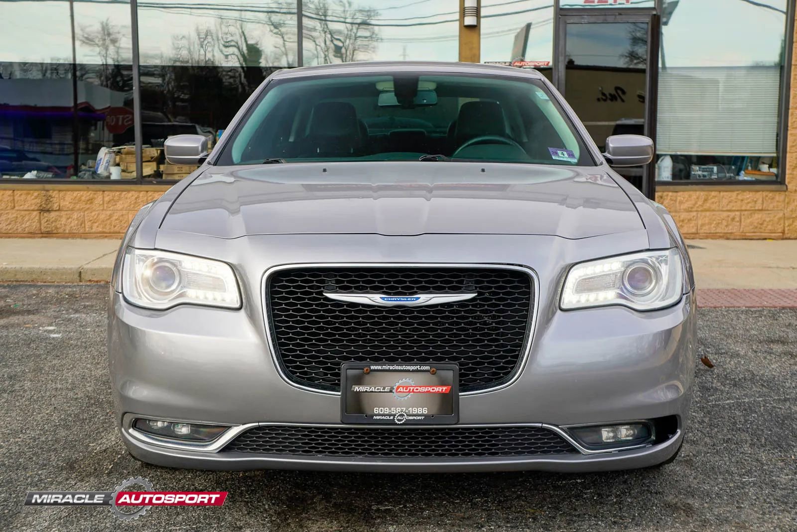 Used 2017 Chrysler 300 Limited w/ Driver Convenience Group RWD image 2