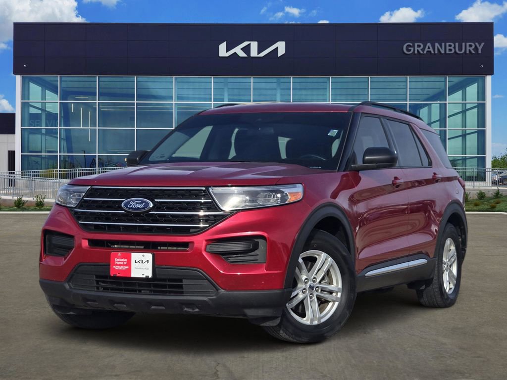 Used 2021 Ford Explorer XLT image 1