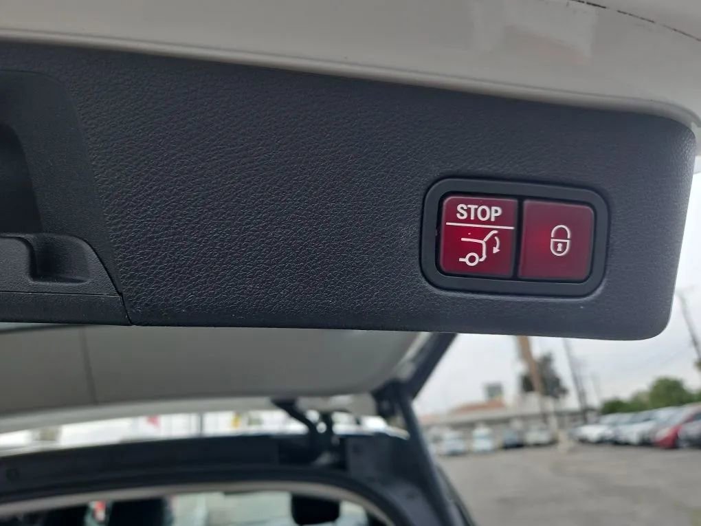 Used 2015 Mercedes-Benz ML 350 2WD w/ Premium 1 Package image 28