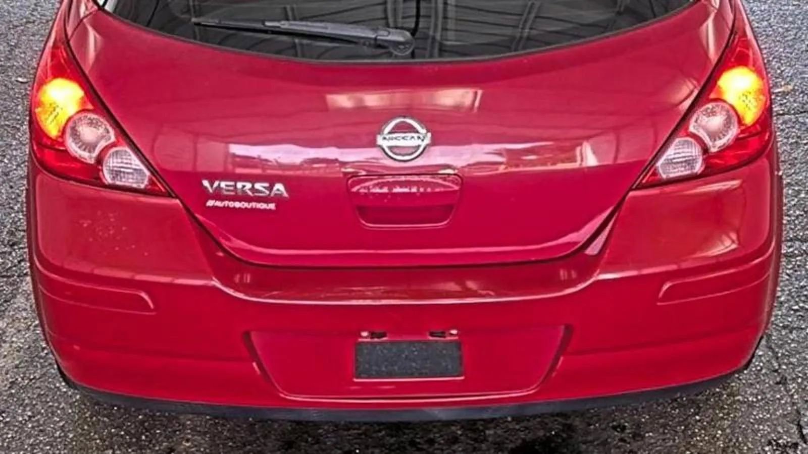 Used 2012 Nissan Versa 1.8 S image 9
