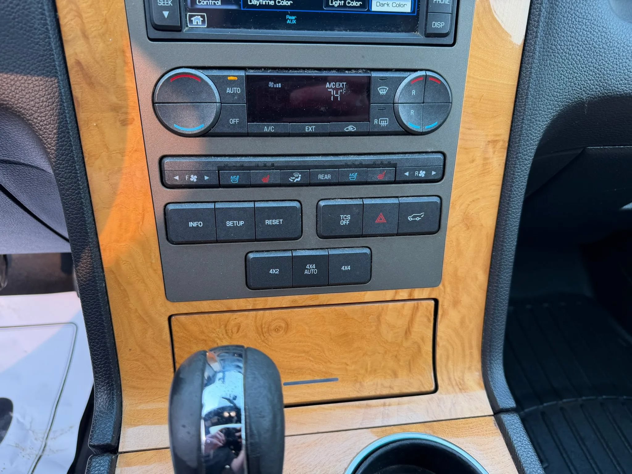 Used 2014 Lincoln Navigator L 4WD w/ Equipment Group 101A image 24