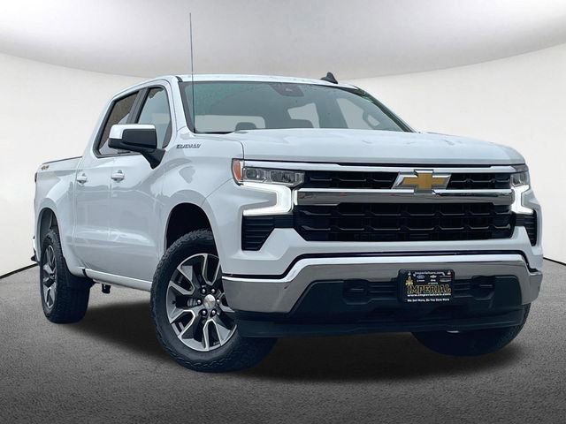 Used 2025 Chevrolet Silverado 1500 LT AWD/4WD image 2