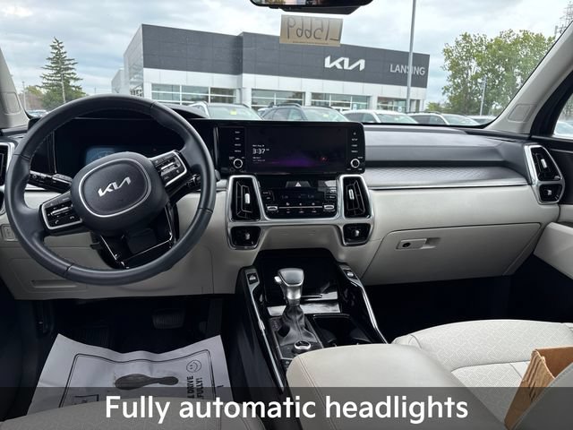 Used 2023 Kia Sorento SX AWD/4WD image 16
