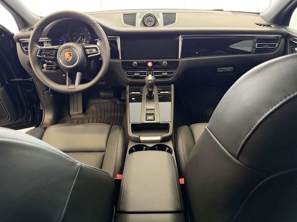 New 2026 Porsche Macan AWD/4WD image 17