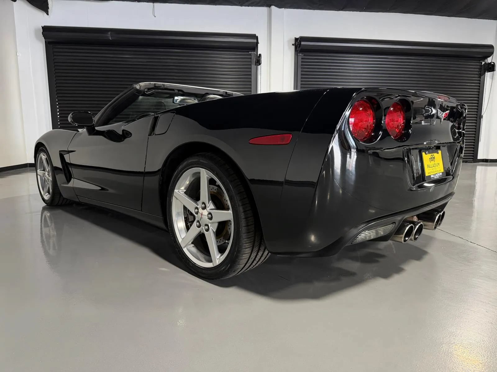 Used 2005 Chevrolet Corvette Convertible w/ Preferred Equipment Group RWD image 6