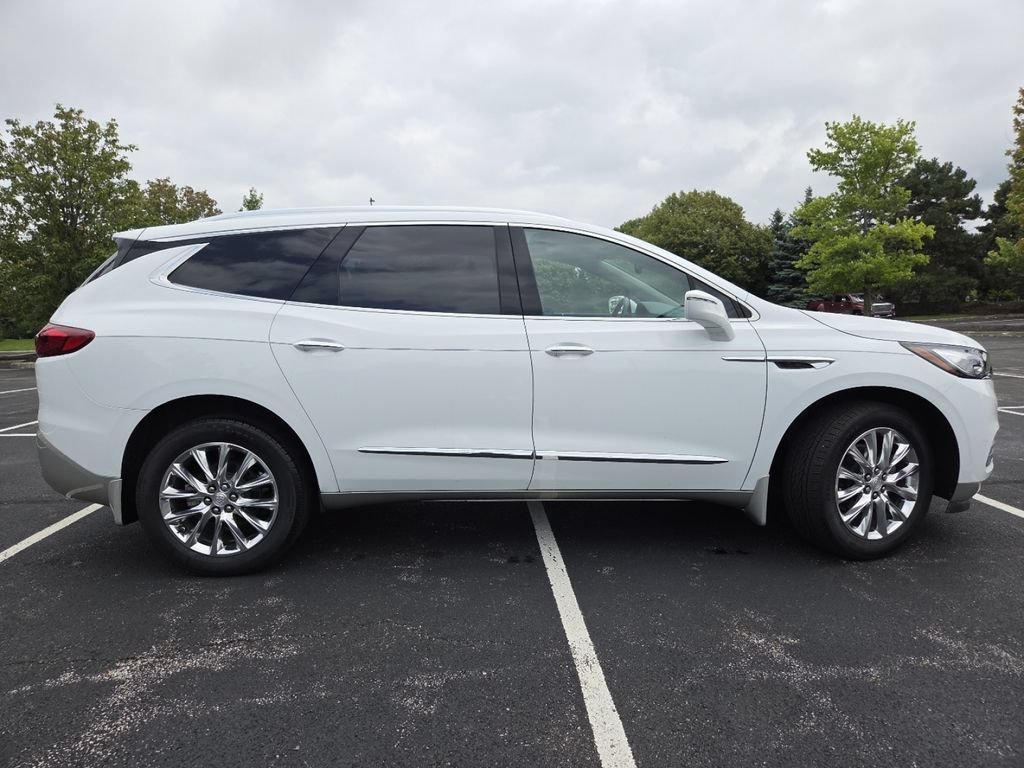 Used 2020 Buick Enclave Premium w/ Sun and Sites Package FWD image 23