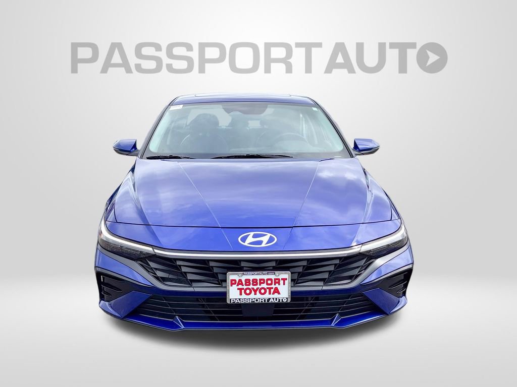 Used 2025 Hyundai Elantra Limited image 12