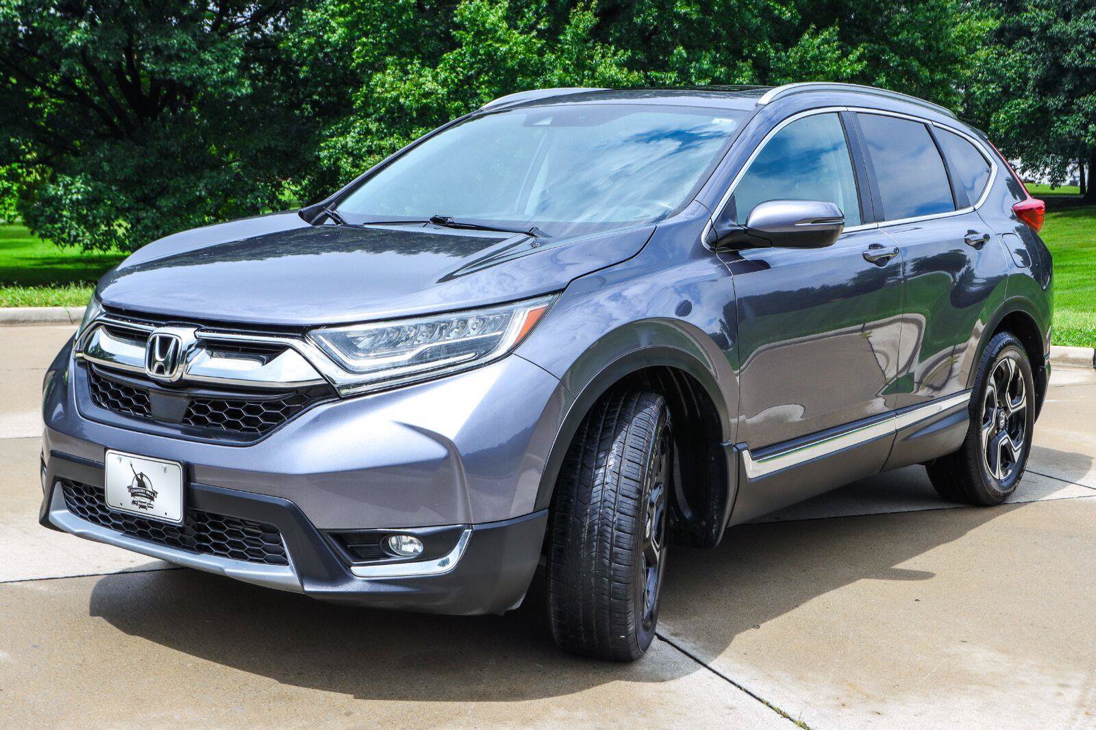Used 2017 Honda CR-V Touring image 3
