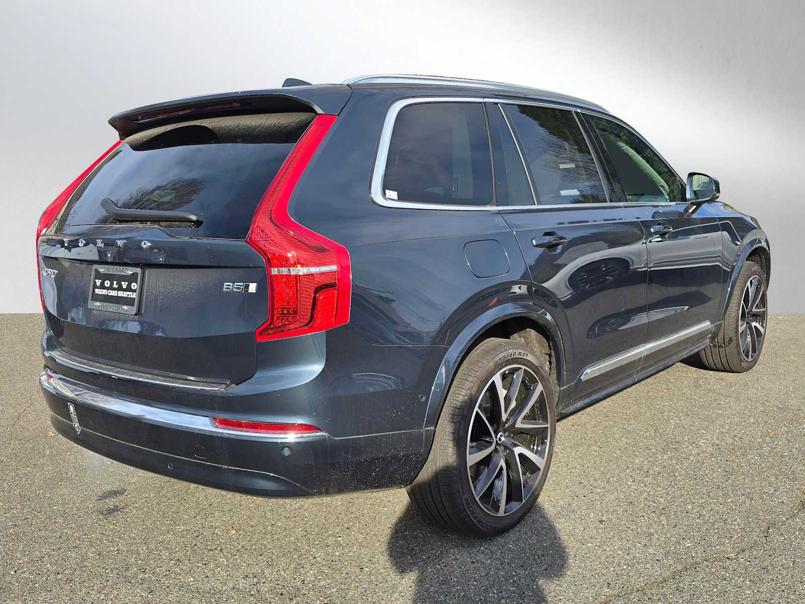 Certified 2023 Volvo XC90 B5 Plus w/ Protection Package Premier AWD/4WD image 7