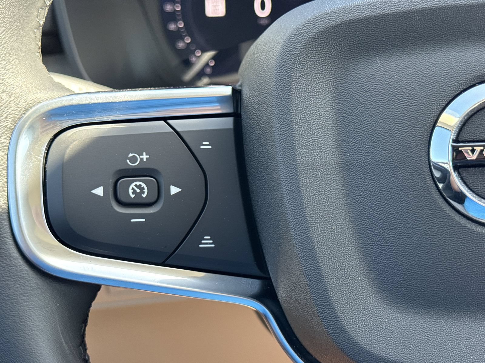 New 2026 Volvo XC40 B5 Ultra w/ Climate Package AWD/4WD image 21