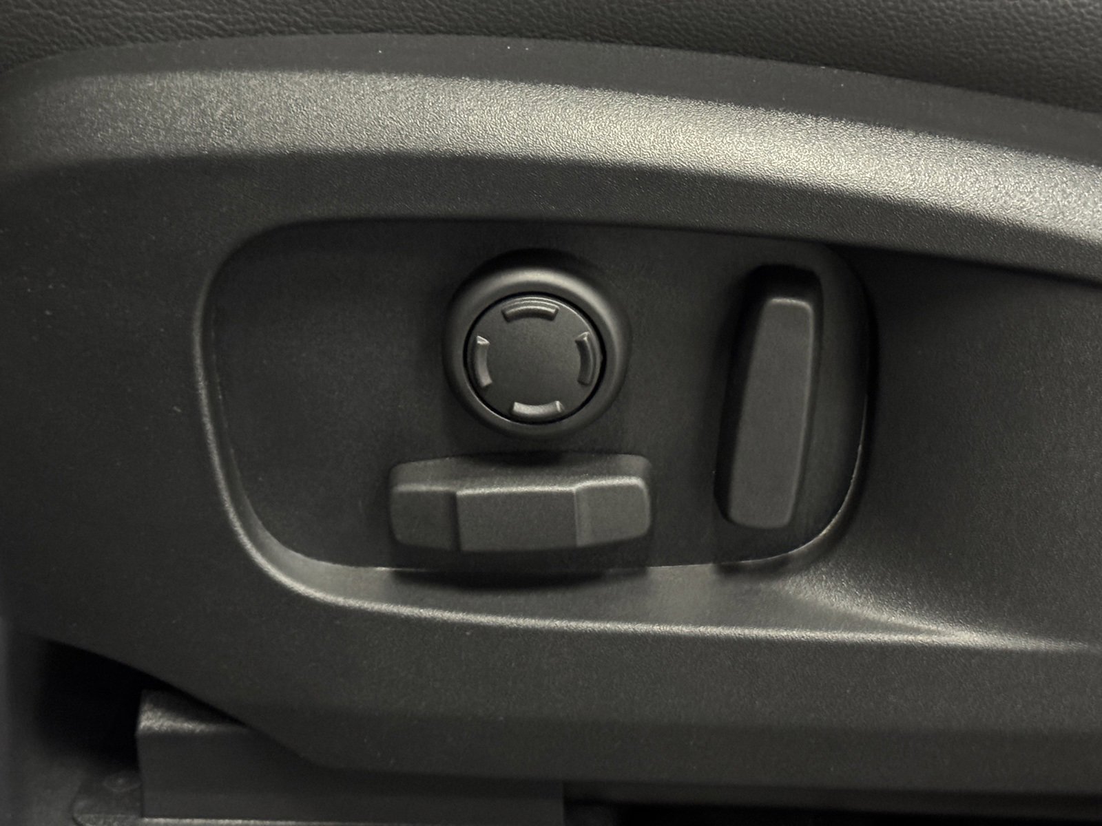 Used 2023 Land Rover Defender 110 S image 26