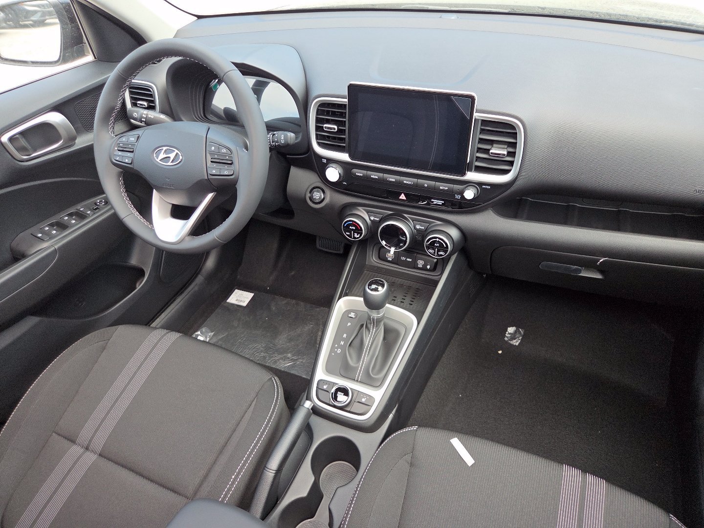 New 2026 Hyundai Venue SEL FWD image 25