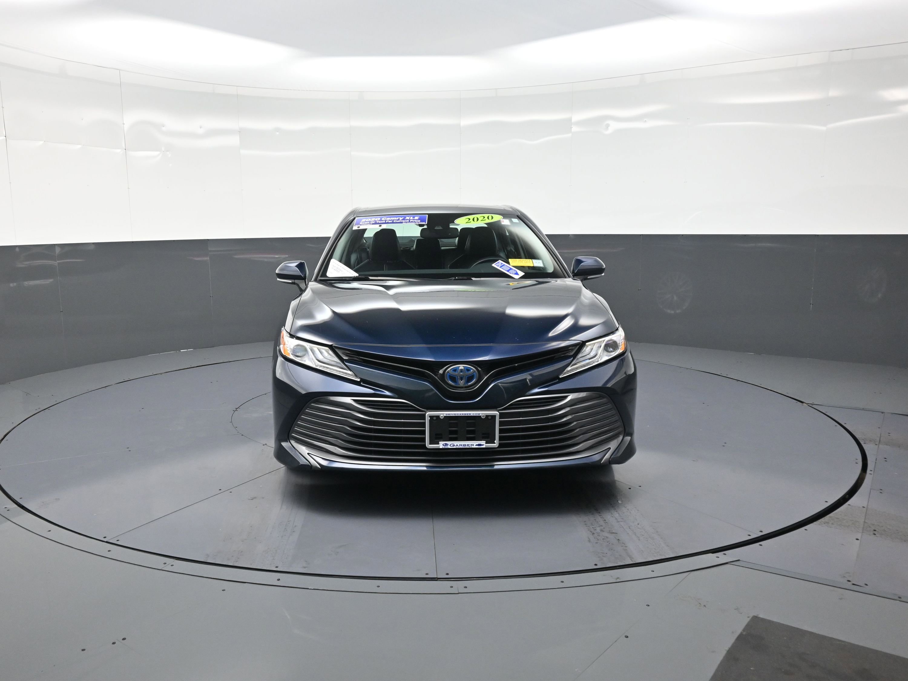 Used 2020 Toyota Camry XLE image 8