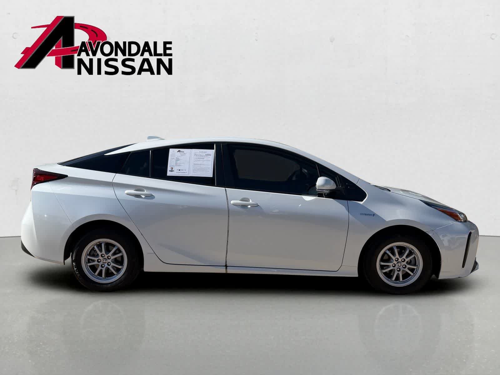 Used 2021 Toyota Prius L Eco w/ Carpet Mat Package (TMS) FWD image 7