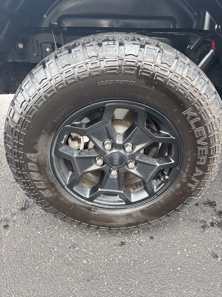 Used 2023 Jeep Gladiator Willys image 10