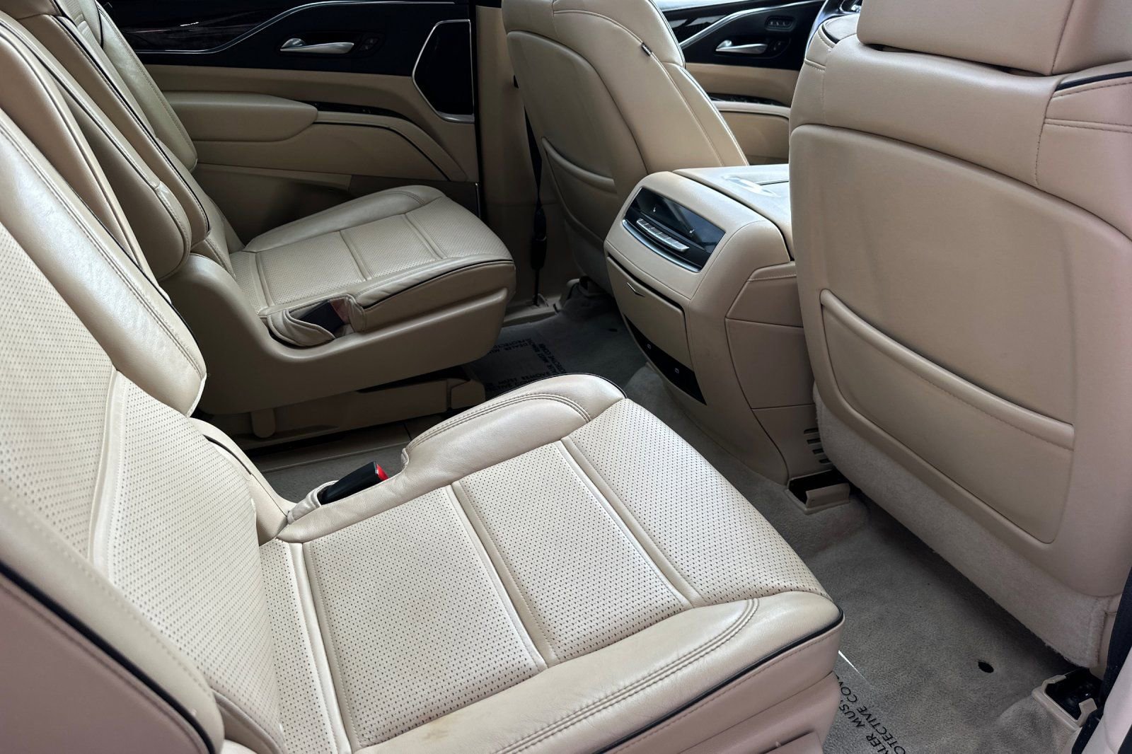 Certified 2023 Cadillac Escalade Premium Luxury w/ Performance Package image 20